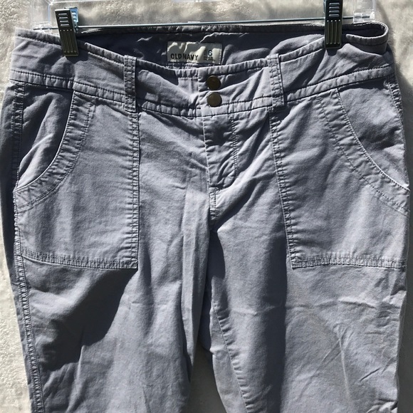 Old Navy Gray khaki capris size 6 - Picture 6 of 8